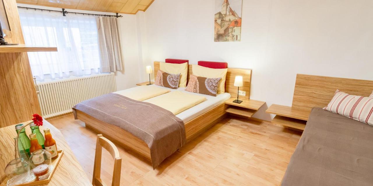 Pension Gaestehaus Heller Weissenkirchen in der Wachau Esterno foto