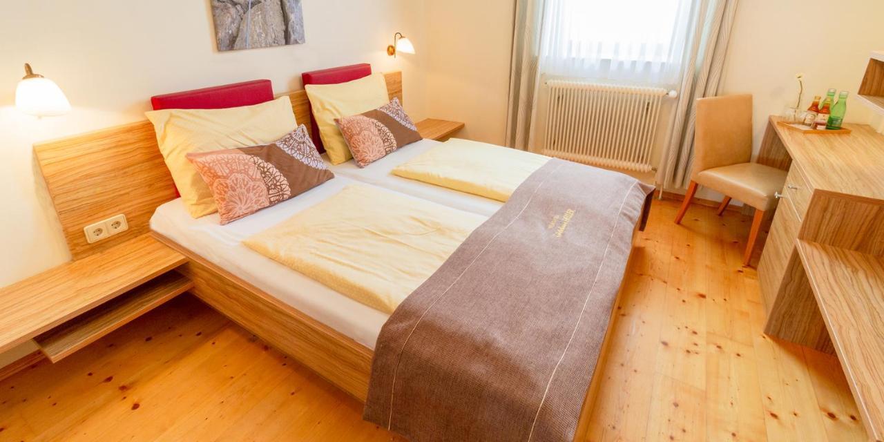 Pension Gaestehaus Heller Weissenkirchen in der Wachau Esterno foto