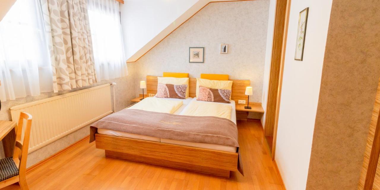 Pension Gaestehaus Heller Weissenkirchen in der Wachau Esterno foto